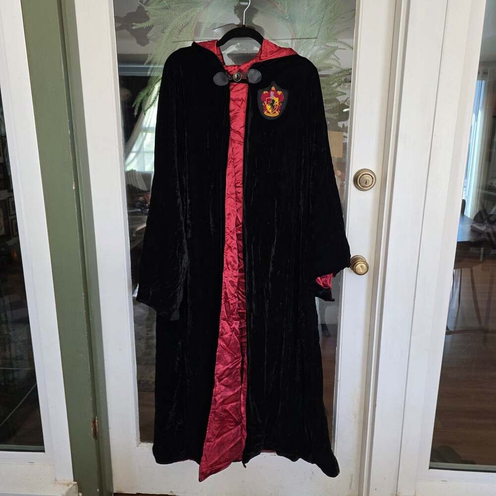 Spirit Harry Potter Gryffindor Velvet Hooded Robe Black Red Satin Lining